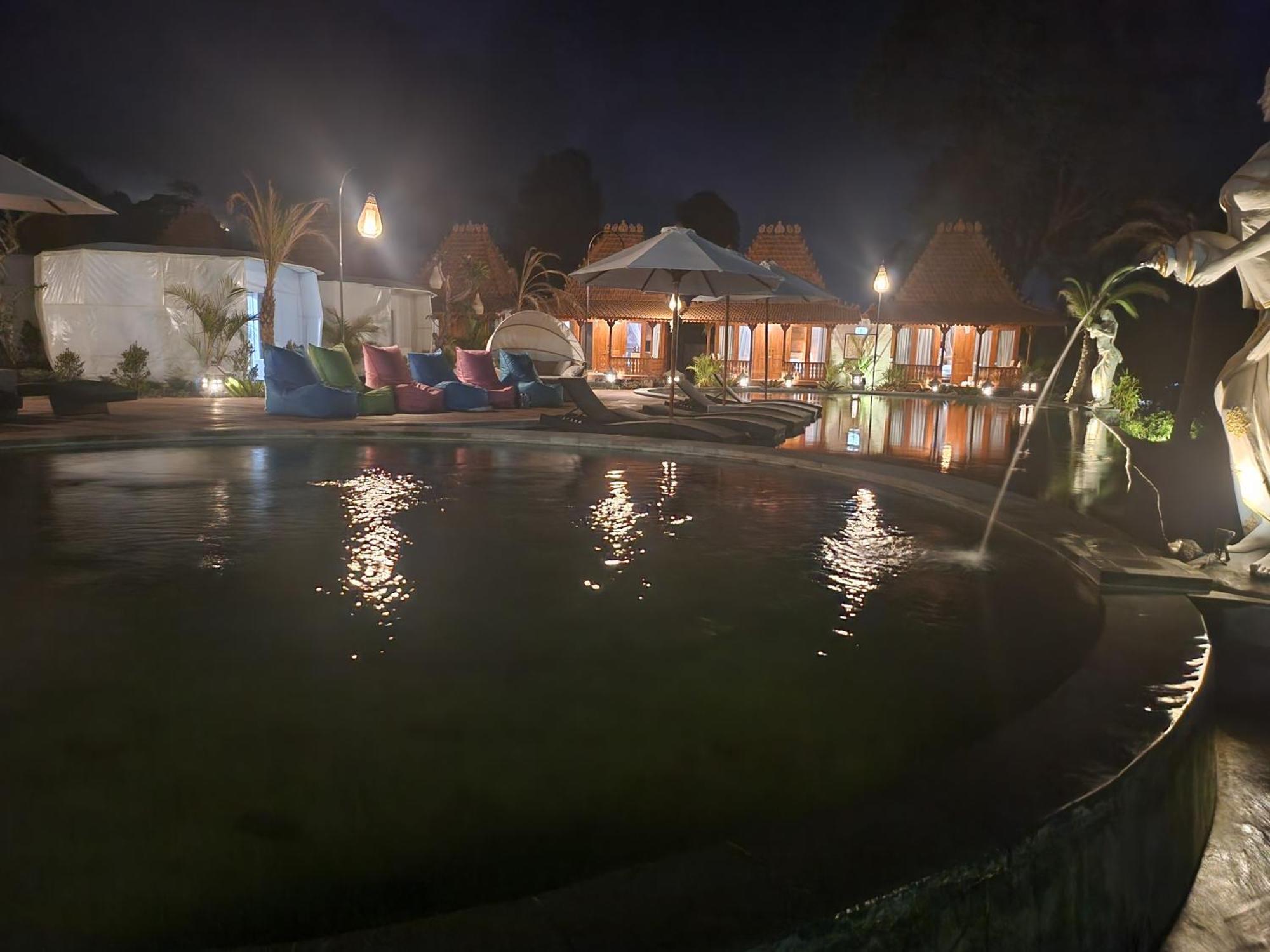 Starlake Villa & Glamping Kubupenlokan Екстер'єр фото