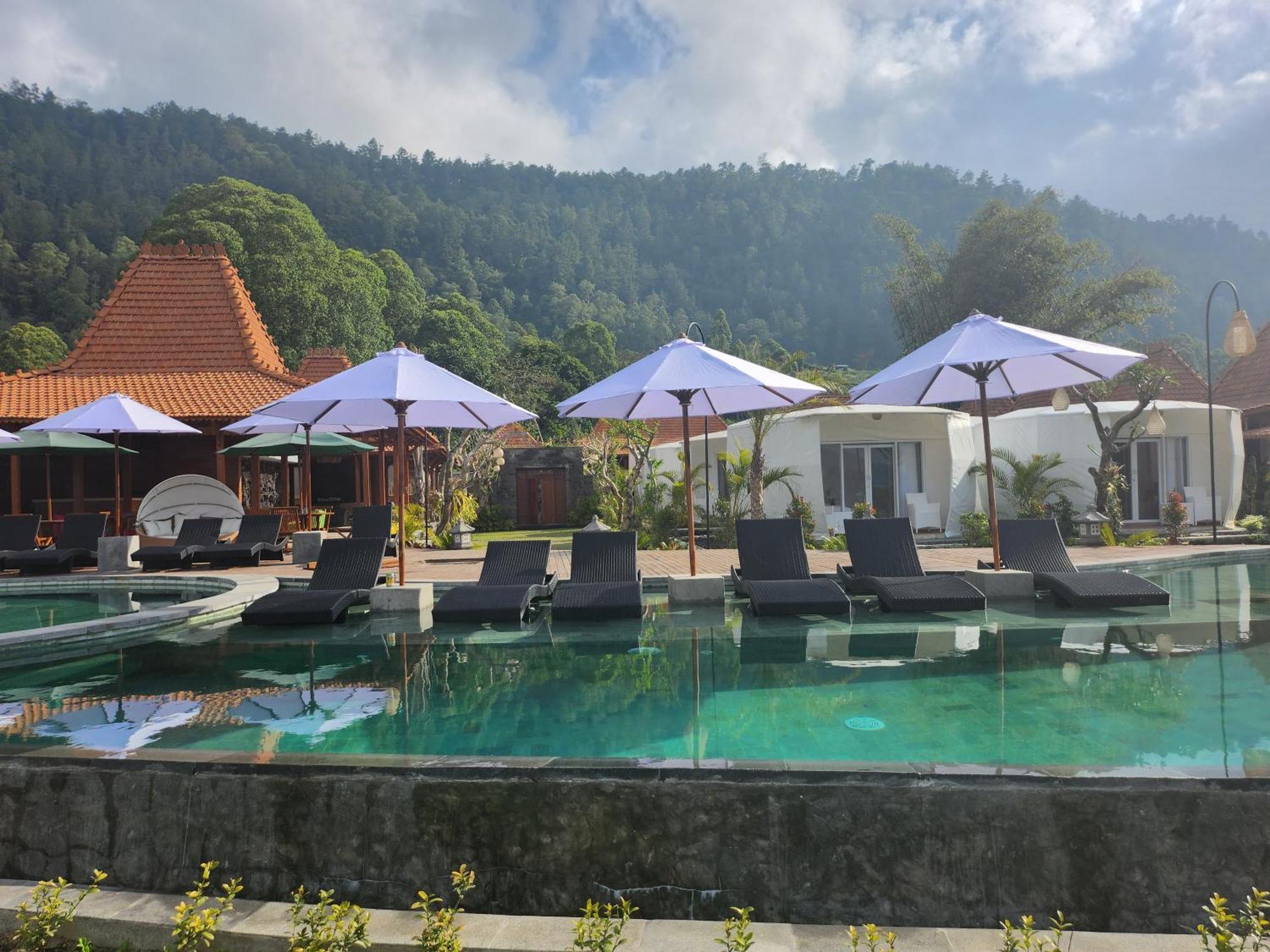 Starlake Villa & Glamping Kubupenlokan Екстер'єр фото